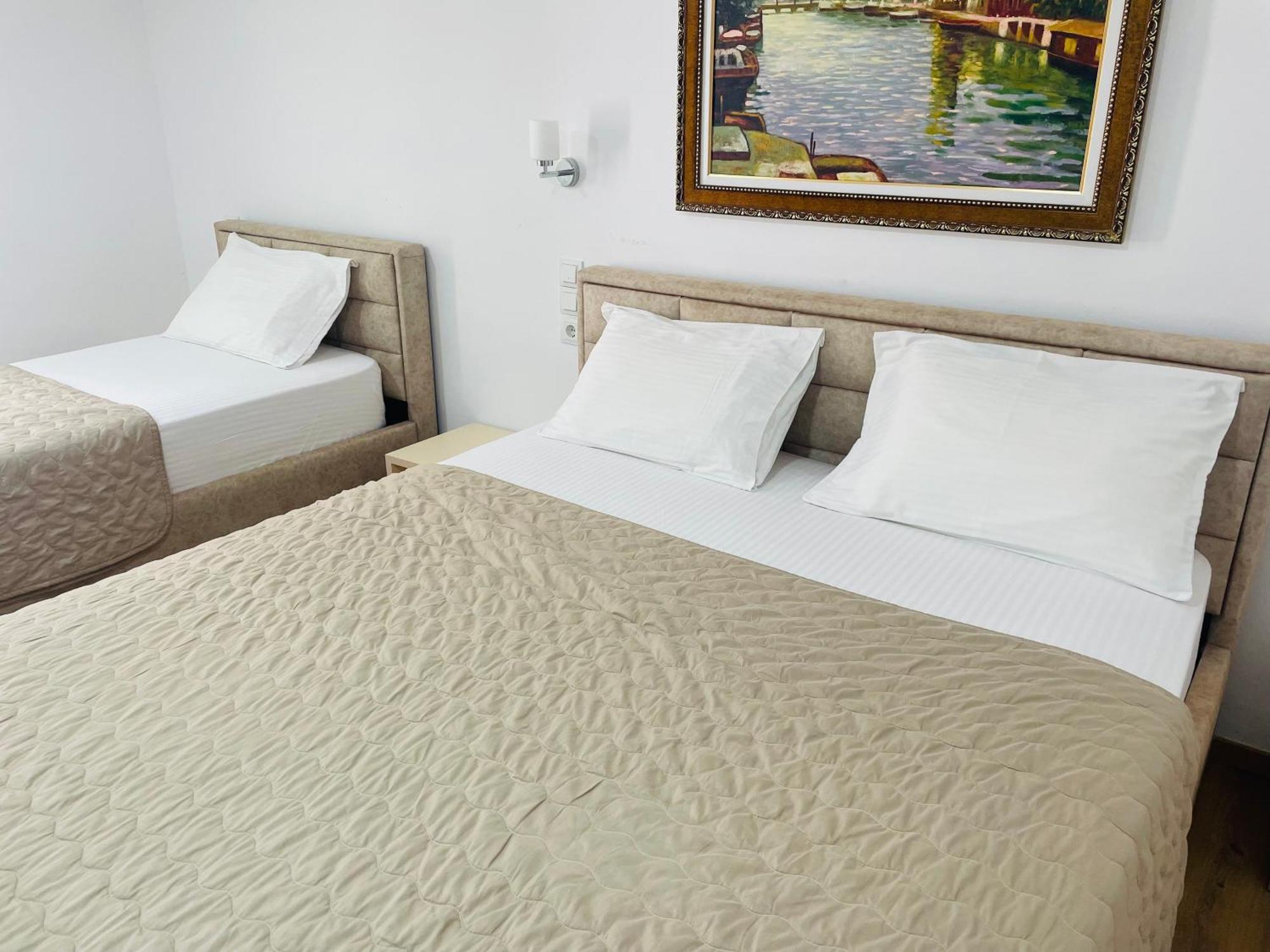 Guesthouse Near The Castle Of ฮีมาเรอ ภายนอก รูปภาพ